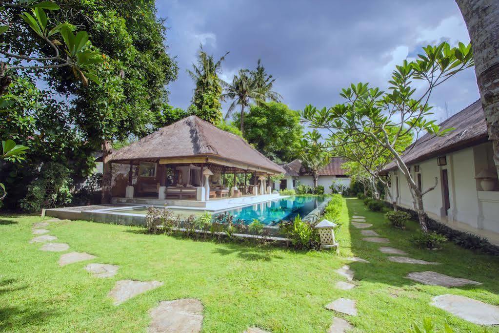 Blind Dog Inn Sanur Екстериор снимка